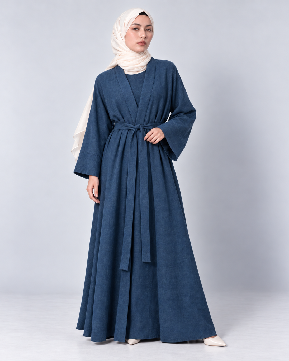 Wide bell sleeve detail on the Bahr blue linen open abaya jacket