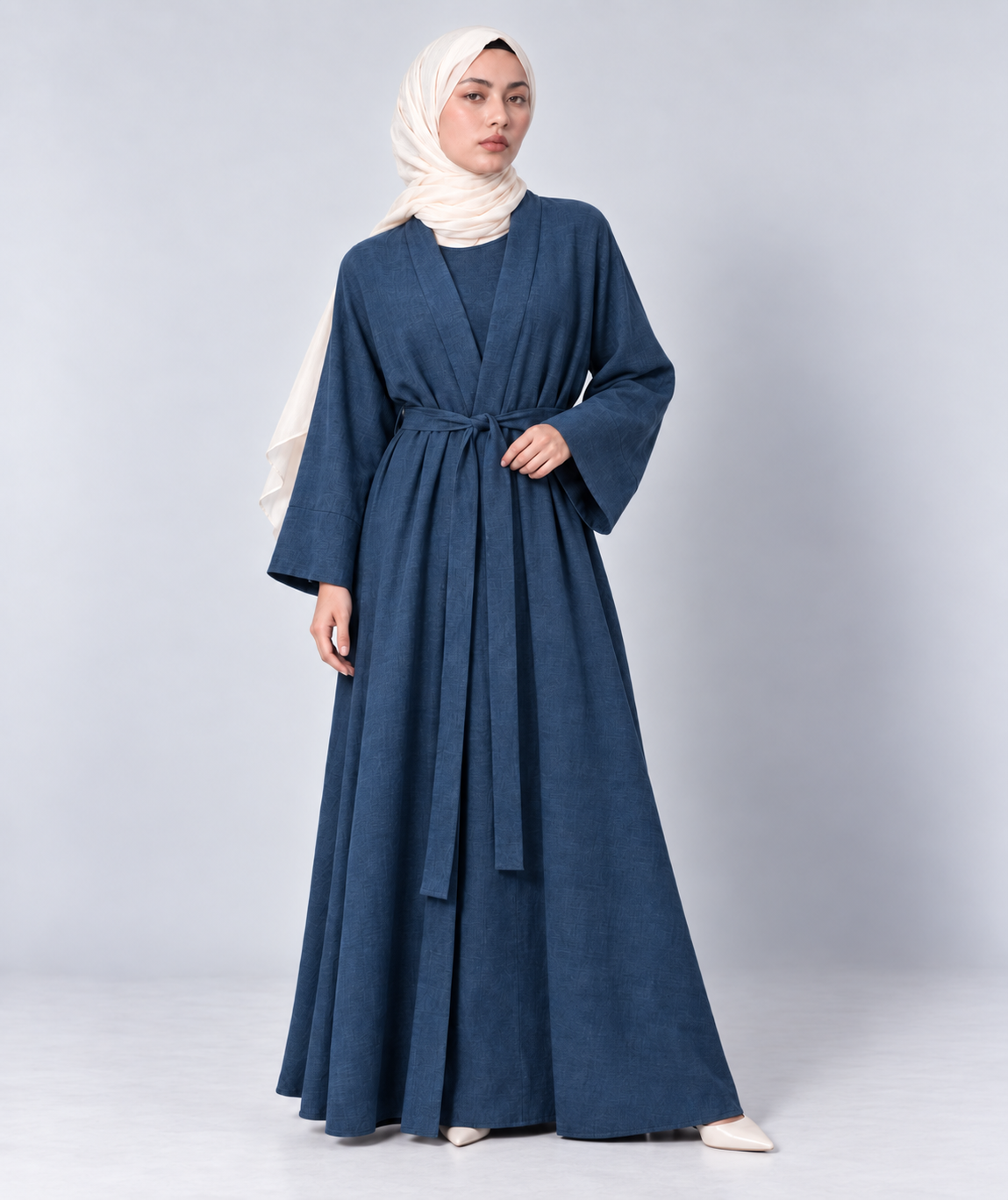 Wide bell sleeve detail on the Bahr blue linen open abaya jacket